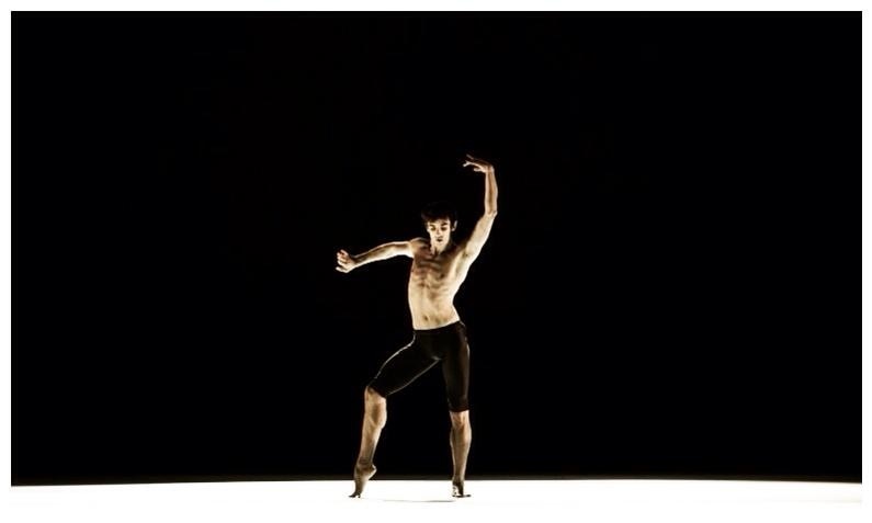 Bird’s Dance Project Studio con Matteo Levaggi - Danza Effebi