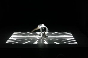 Incontro con l’artista multimediale Martìn Romeo. Come nasce una performance di danza interattiva, tra danza e tecnologia.