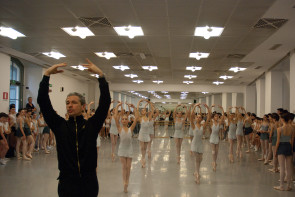 Al Piccolo di Milano la Cenerentola di Frédéric Olivieri con gli allievi della Scuola di ballo dell’Accademia Teatro alla Scala