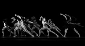 Extremalism il corpo in rivolta di Emio Greco e Pieter Scholten con il Ballet National de Marseille e l’ICKamsterdam