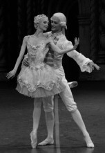 Jacopo Tissi debutta alla Scala accanto a Svetlana Zakharova alla prima della Bella di Alexei Ratmansky