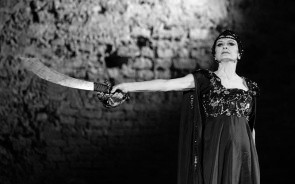 Carla Fracci e il Balletto del Sud in Shéhérazade e le mille e una notte di Fredy Franzutti a Foggia e a Torino