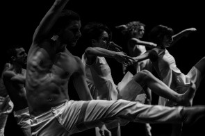 A Pisa la MM Contemporary Dance Company in Carmen Sweet di Emanuele Soavi e Bolero di Michele Merola