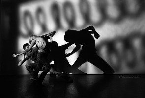 Milano Contemporary Ballet in scena a Napoli con un trittico firmato da Wayne McGregor, Roberto Alatmura e Vittoria Brancadoro.