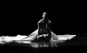Romeo e Giulietta di Davide Bombana per lo Junior Balletto di Toscana. Accolto con successo a ParmaDanza.