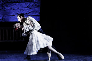 Il Balletto del Sud in tour con Carmen di Fredy Franzutti in Basilicata e Puglia e Abruzzo