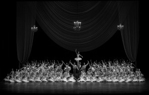 Scuola di ballo del Teatro San Carlo: meritati applausi a scena aperta per una scuola in netta ascesa
