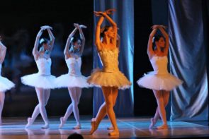 Il Balletto di Milano con Il Lago dei cigni di Teet Kask al Teatro delle Muse di Ancona