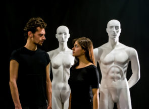 Al Teatro Oscar di Milano Sindrome da Web di Tony Lofaro