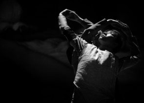 Il collettivo La Veronal nello spettacolo Siena di Marcos Morau per Palcoscenico Danza a Torino