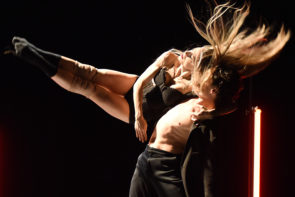 La Gauthier Dance a Bolzano Danza con coreografie di Virginie Brunelle, Eric Gauthier, Andonis Foniadakis, Marco Goecke e Ohad Naharin