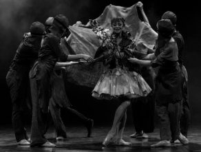 Al Teatro Golden di Roma lo Jas Art Ballet Junior ne Il mantello di pelle di drago di Massimiliano Volpini e in Vivaldi Reloaded di Giorgio Azzone