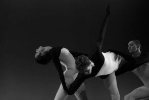 Bolzano Danza chiude con un omaggio a Merce Cunningham. In scena il Centre National Danse Contemporaine d’Angers in BIPED e Beach Birds