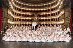 Scuola di Ballo del Teatro San Carlo di Napoli. Bando per l’ammissione alla Scuola diretta da Stéphane Fournial per l’anno 2023-2024